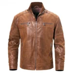 Veste en cuir marron avec fermeture éclair centrale et poches zippées, modèle perfecto au cuir vieilli, sans modèle.