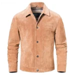 Blouson en cuir marron clair pour homme, veste classique à col chemise, coupe regular et aspect daim.