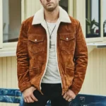 Blouson aviateur homme daim marron, col fourrure robuste, fait pour durer.