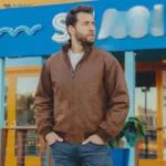 Veste bombardier homme marron finition daim, idéale pour un look urbain élégant.