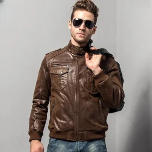 Blouson cuir biker homme col motard marron, style intemporel.