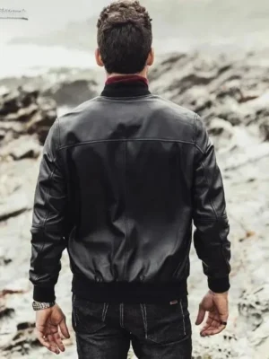 Blouson homme en cuir noir, coupe moderne, vue arrière, parfait pour un style sport chic.