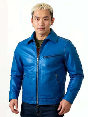 Homme portant un élégant blouson cuir aviateur américain bleu, parfait pour un style décontracté.